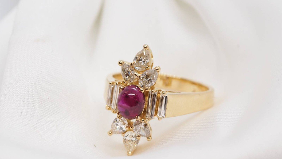 Flower Ring In Yellow Gold, Cabochon Of Rubies And Diamonds-photo-4