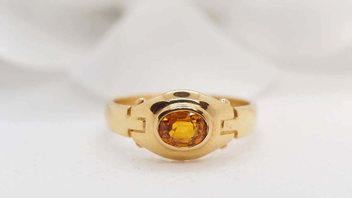 Yellow Gold And Oval Citrine Ring