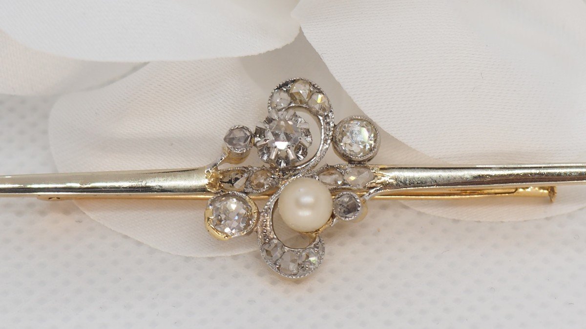 Antique Brooch In Yellow Gold And Platinum, Fine Pearl And Diamonds-photo-2