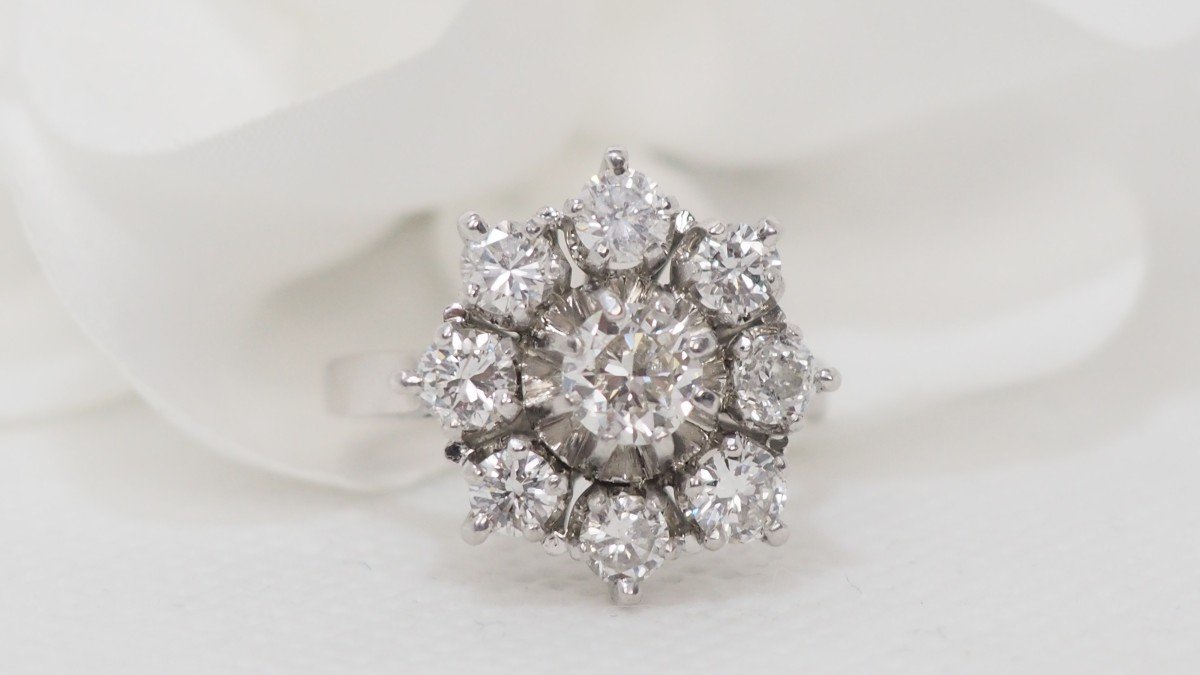 Important Marguerite Ring In Platinum And Diamonds-photo-2