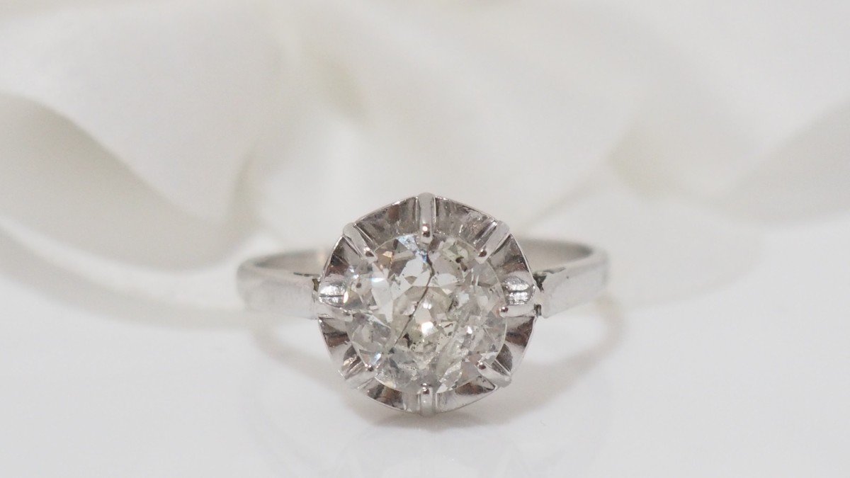 Antique Solitaire Ring In Platinum And Diamond-photo-2