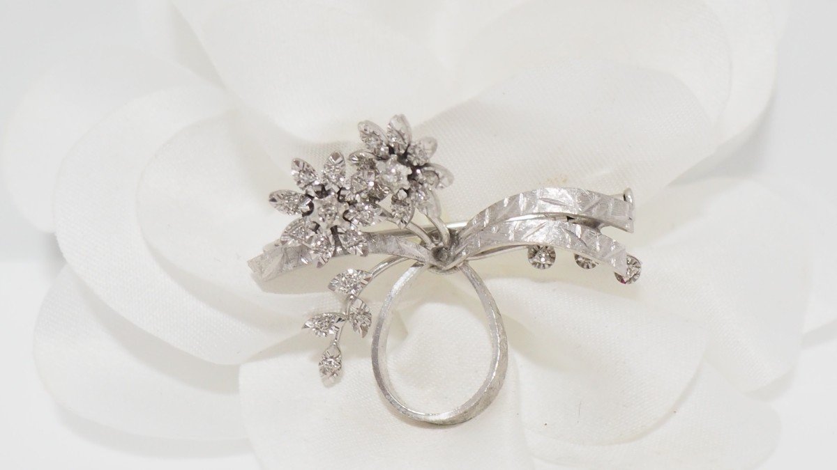 Bouquet Brooch In White Gold And Diamonds