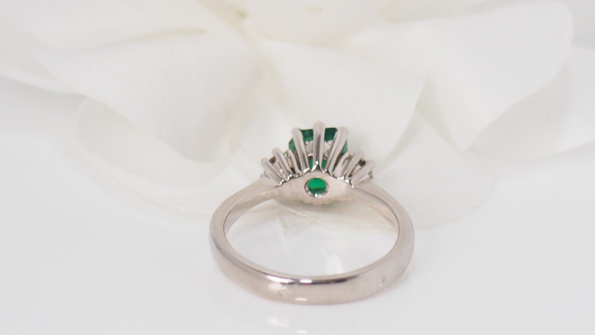 Ring In White Gold, Emerald And Diamonds-photo-3
