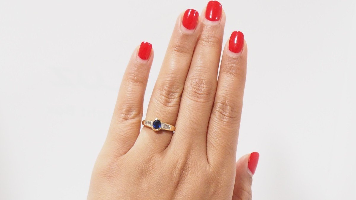 Ring In Yellow Gold Oval Sapphire And Diamonds-photo-4