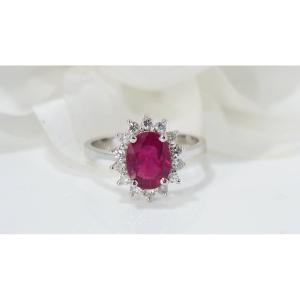 Bague Marguerite En Or Blanc, Rubis Ovale Et Diamants