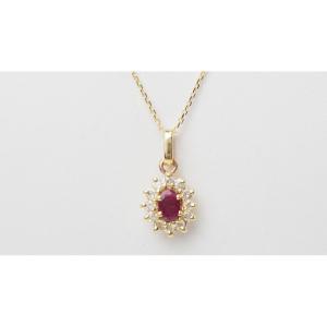 Collier Pendentif Marguerite En Or Jaune , Rubis Ovale Et Diamants