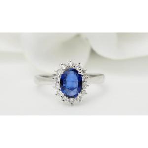 Bague Entourage En Or Blanc, Saphir Ceylan Et Diamants