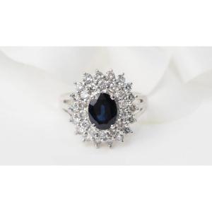 Bague Entourage En Or Blanc, Saphir Et Diamants