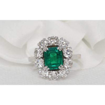 Marguerite Ring In Platinum, Emerald And Diamonds