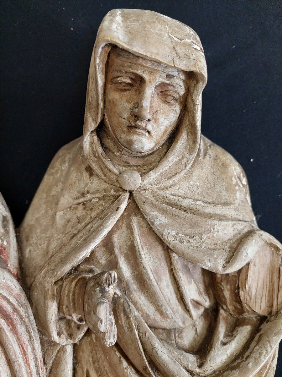 Bas-relief de la Vierge et Saint Jean en bois sculpté polychrome. Groupe de calvaire. France -photo-3