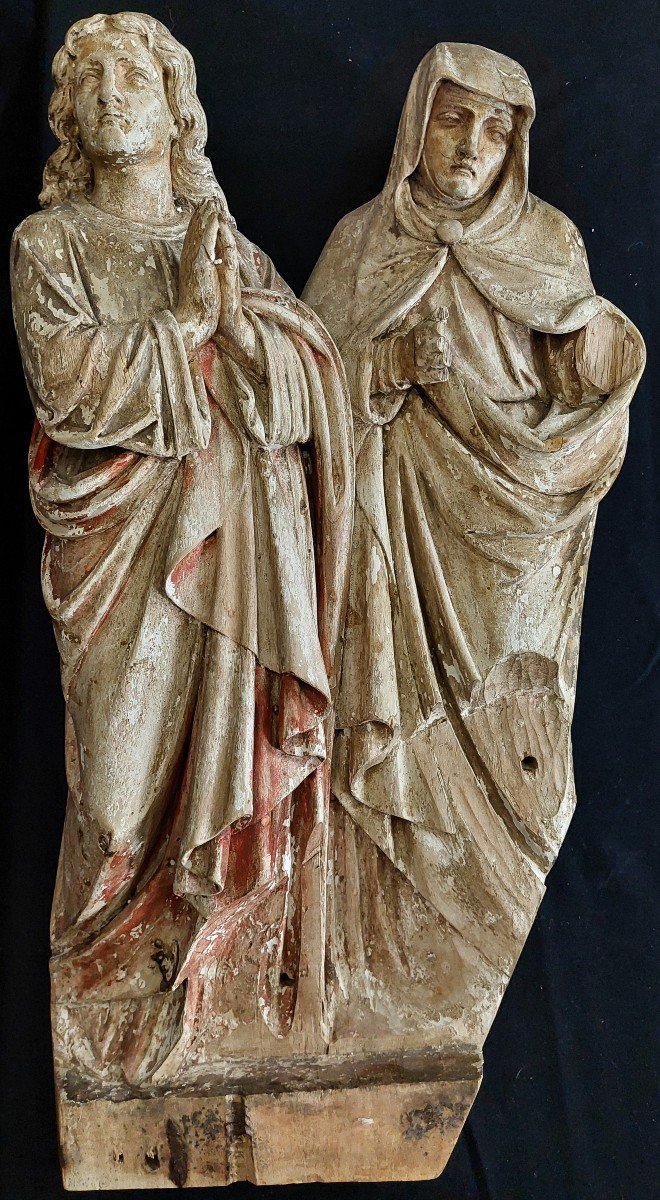 Bas-relief de la Vierge et Saint Jean en bois sculpté polychrome. Groupe de calvaire. France 