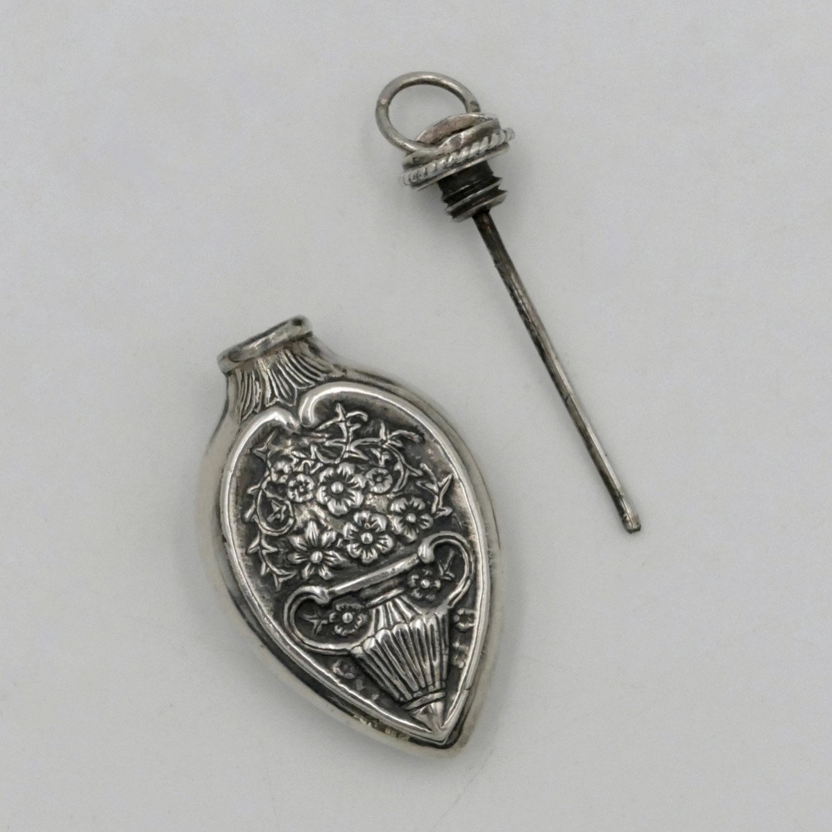 Flacon à Parfum Formant Pendentif, Argent Massif, Angleterre, Art Nouveau.-photo-2