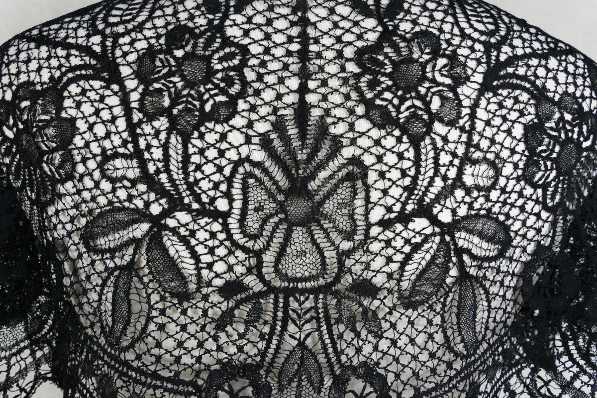 Hand Embroidered Black Lace Shawl Stole, Late 19th Century.-photo-4