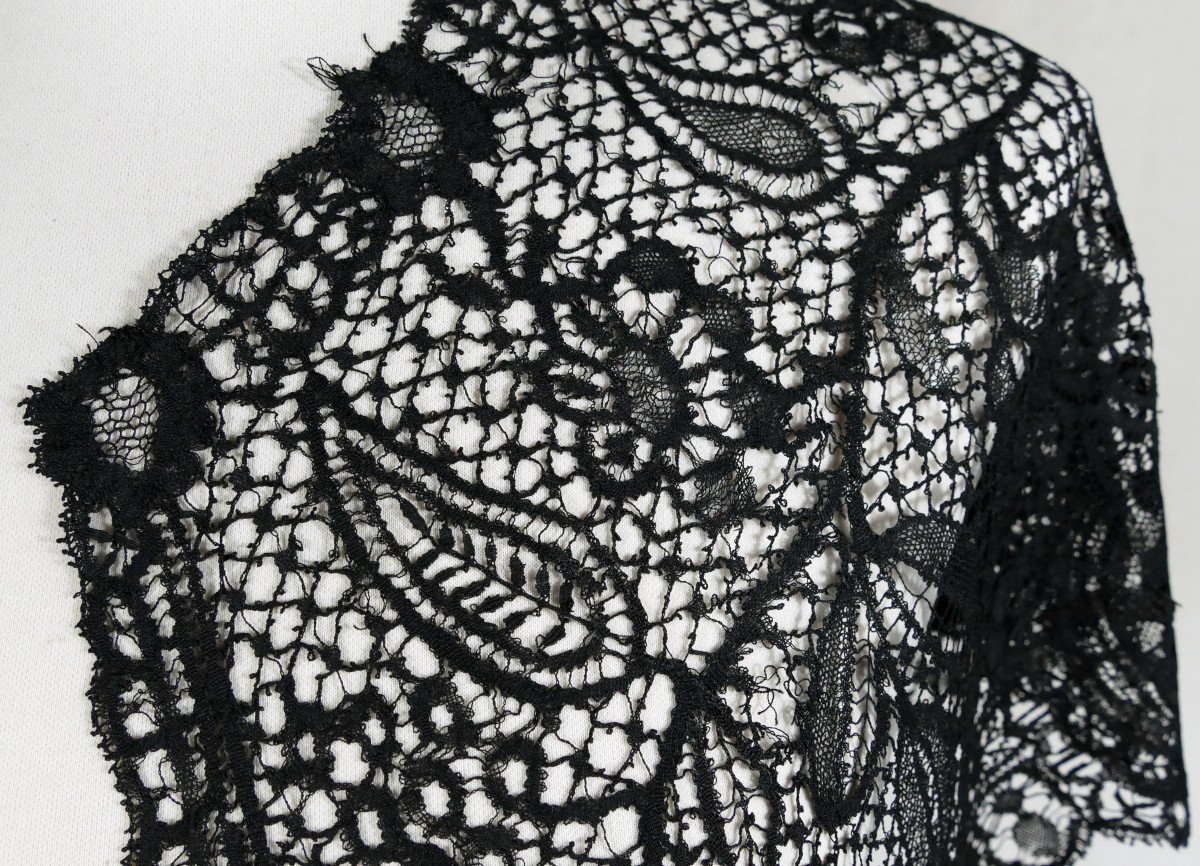 Hand Embroidered Black Lace Shawl Stole, Late 19th Century.-photo-3