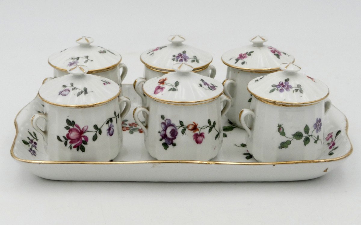 Six Covered Cream Pots And Tray In Polychrome Porcelain, Circa 1900.-photo-2