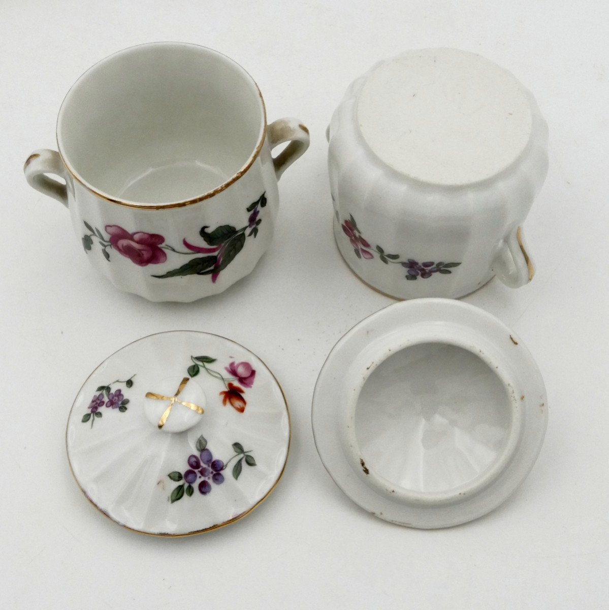 Six Covered Cream Pots And Tray In Polychrome Porcelain, Circa 1900.-photo-7