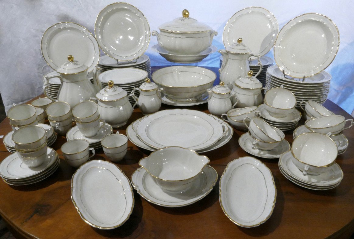 Bernardaud Limoges, Modèle Louis XV, 123 Pièces, Important Service De Table.-photo-2