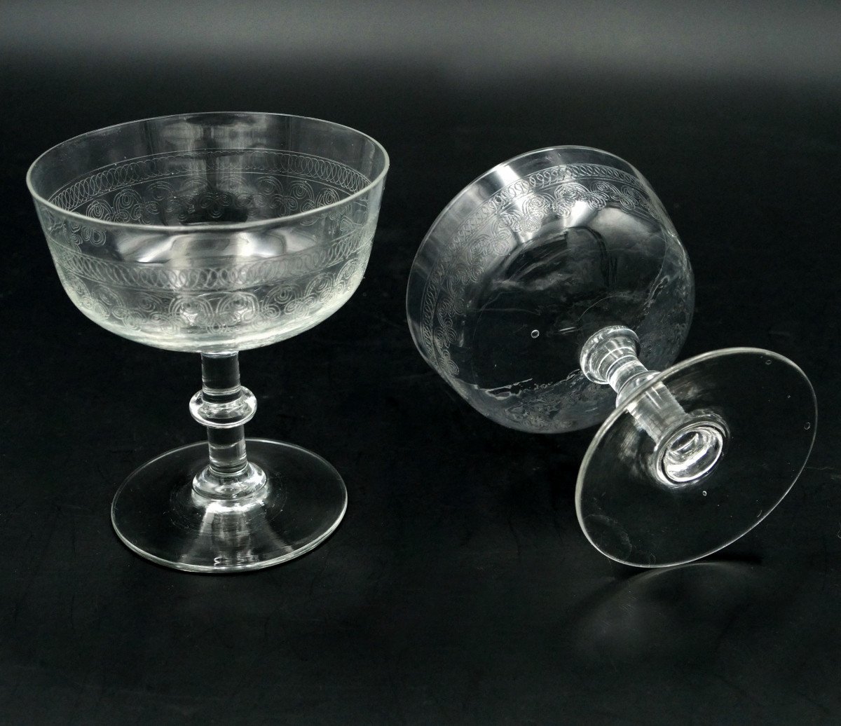 Eleven Engraved Glass Champagne Coupes, Late 19th / Early 20th Century.-photo-1