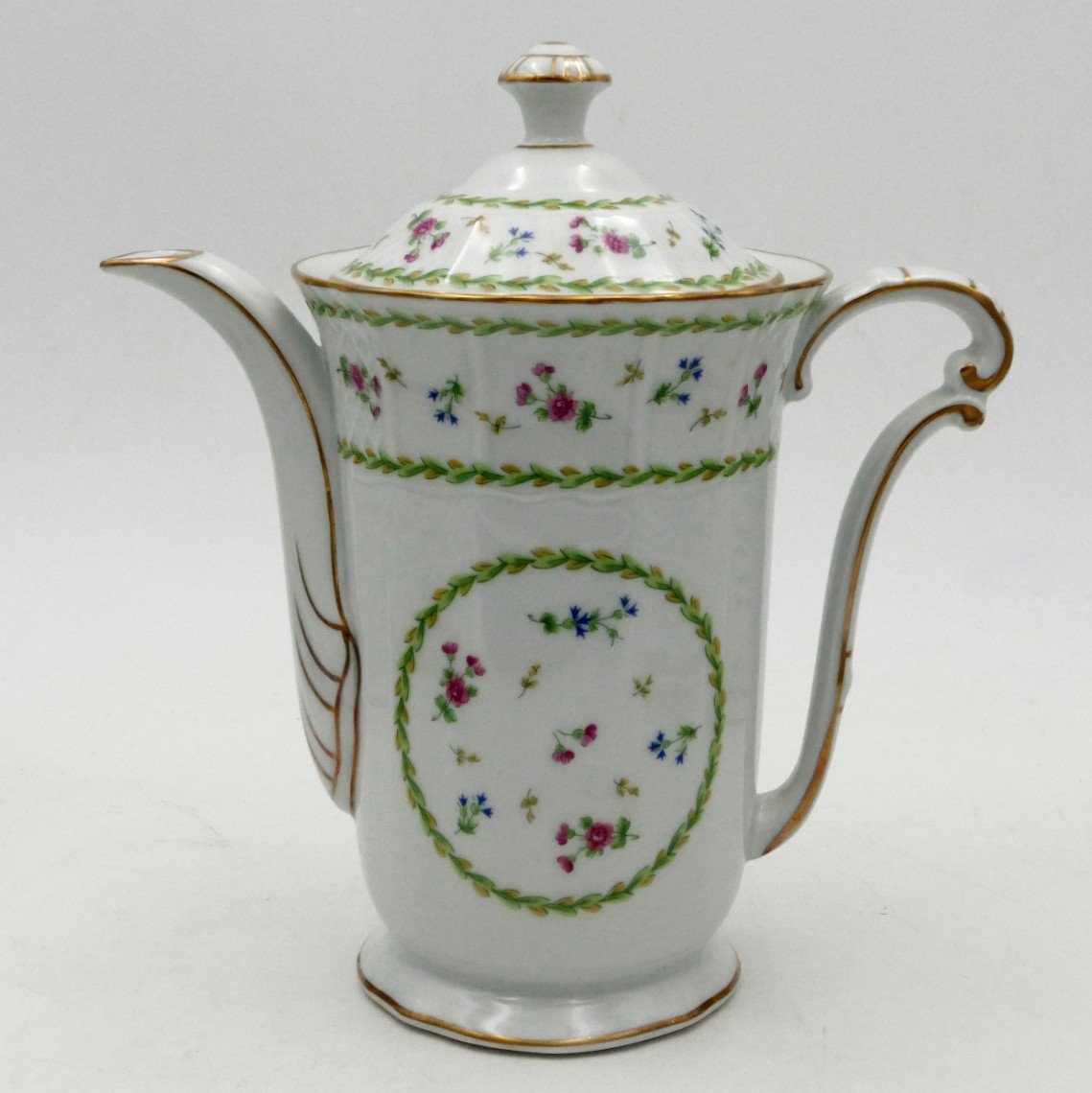 Bernardaud Limoges, Modèle Artois, Service à Café, XXe Siècle, Style Louis XVI. -photo-2