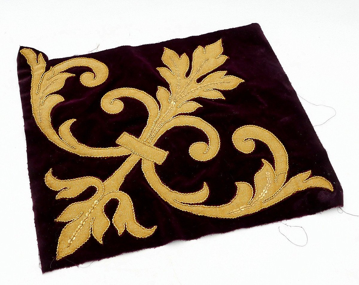 Four Purple Velvet Fabrics And Gold Embroidery, Napoleon III, 19th Century.-photo-3