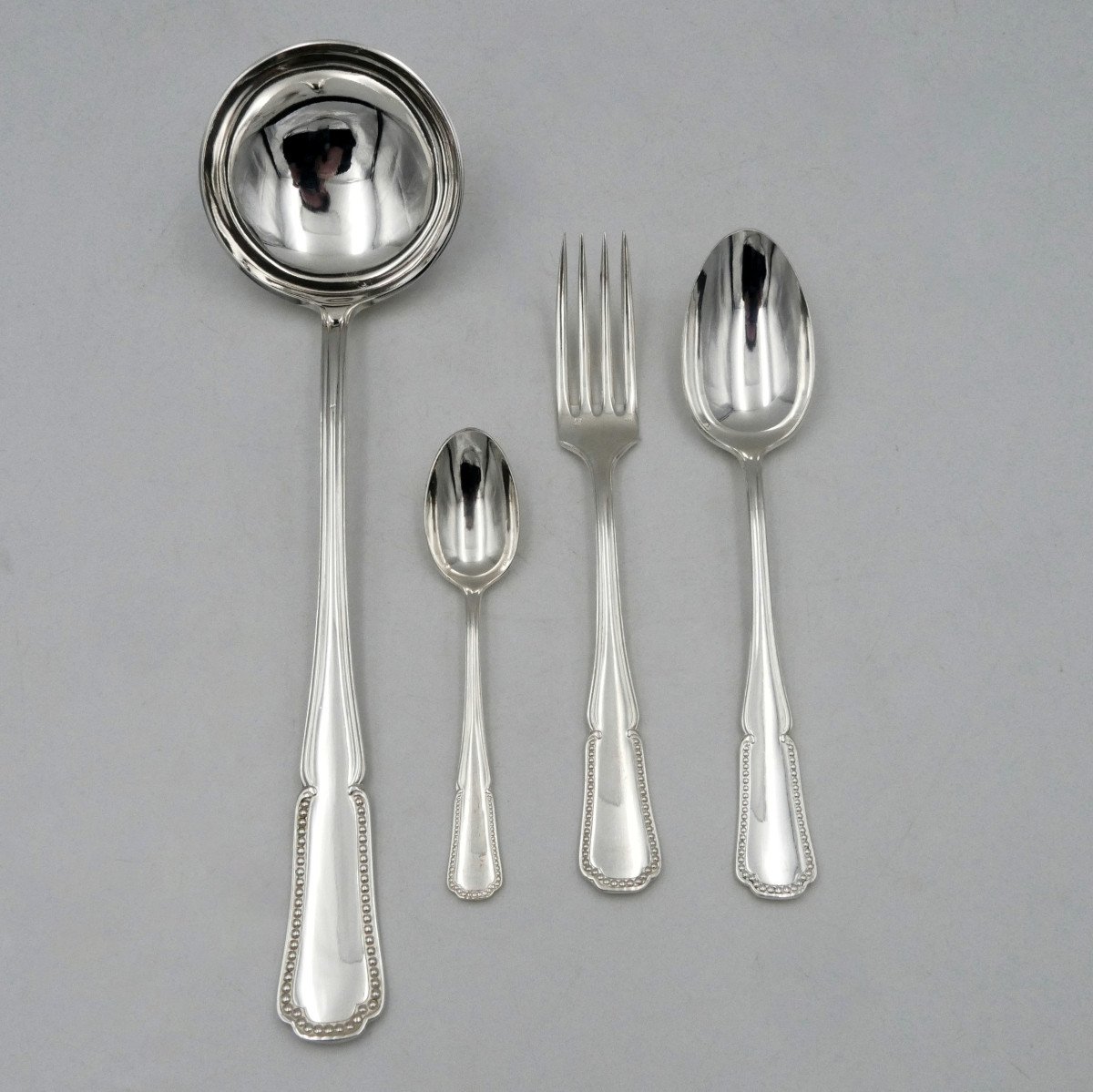 Important Silver Plated Metal Cutlery Set, 134 Pieces In Cases, 20th Century. -photo-3