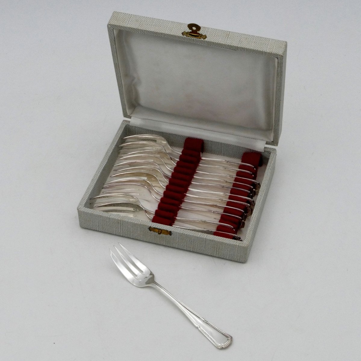 Important Silver Plated Metal Cutlery Set, 134 Pieces In Cases, 20th Century. -photo-2