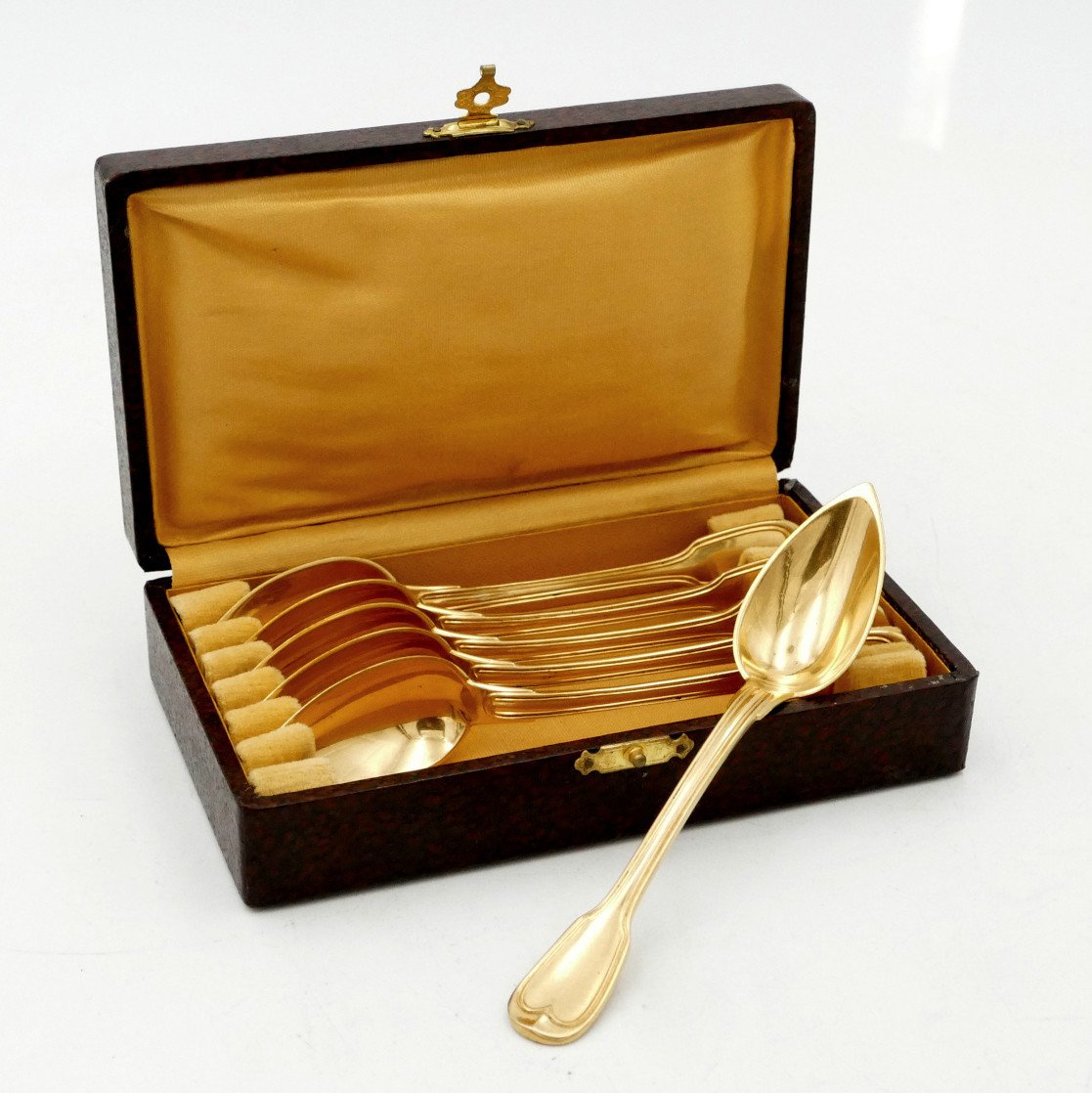 Christofle, 6 Gold Metal Coffee Spoons In Box, Early 20th Century.