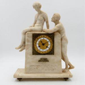 Pendule En Albâtre, « La Conversation », Art Déco.