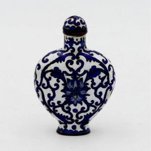 China, Snuff Bottle, Tobacco Bottle, Opium, Cloisonné Enamel, Blue Flower Decor, 19th Century.