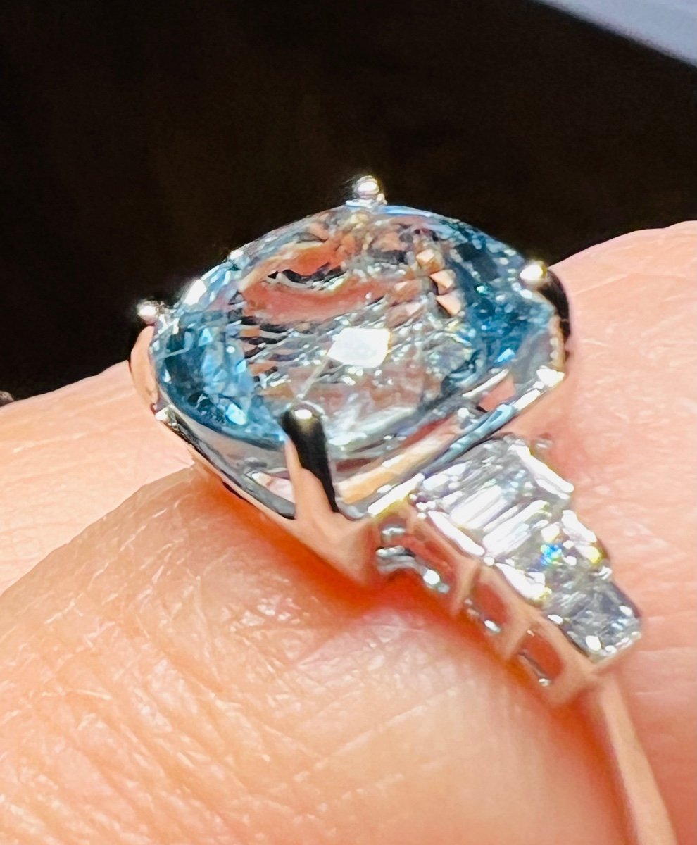 Aquamarine And Diamond Ring 18 Carat White Gold-photo-6