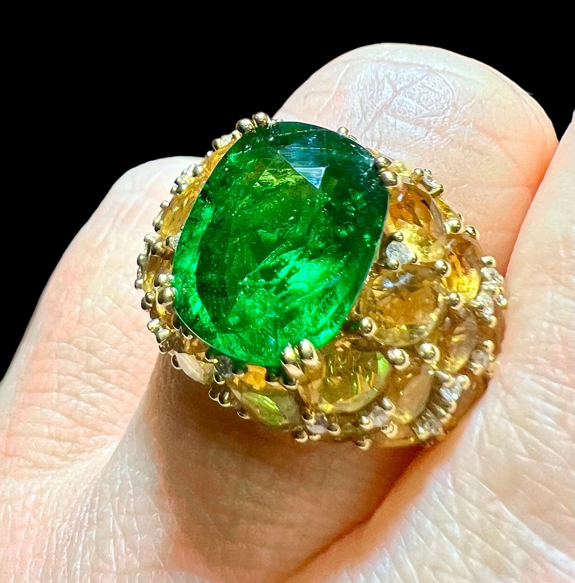 Tsavorite De 7,20carat Et Pavage De Citrines , Bague Or Jaune18 Carat-photo-2