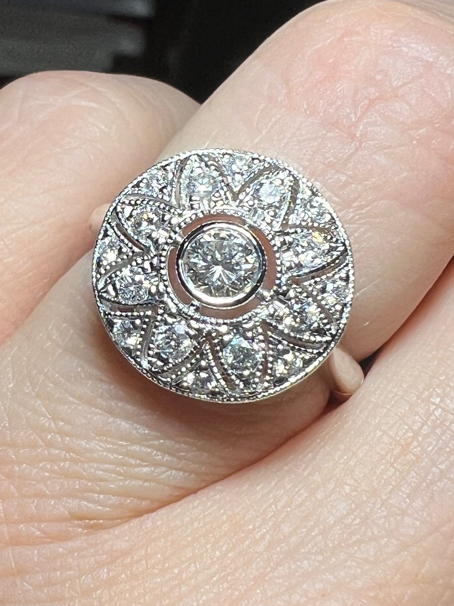 Bague " motif ROSACE " pavage diamants 0,58 Carat "serti millegrain"  Or Blanc 18 Carat-photo-6