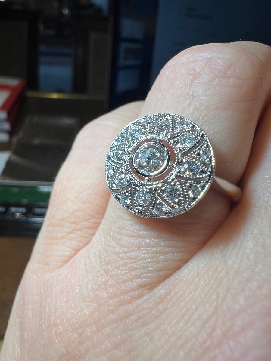 Bague " motif ROSACE " pavage diamants 0,58 Carat "serti millegrain"  Or Blanc 18 Carat-photo-8