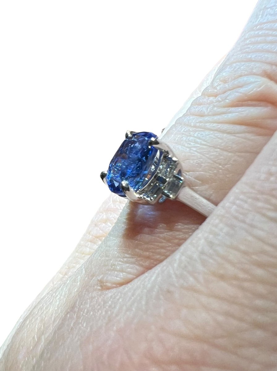 2.30 Ct Ceylon Sapphire Ring Surrounded By Calibrated Diamonds-photo-3