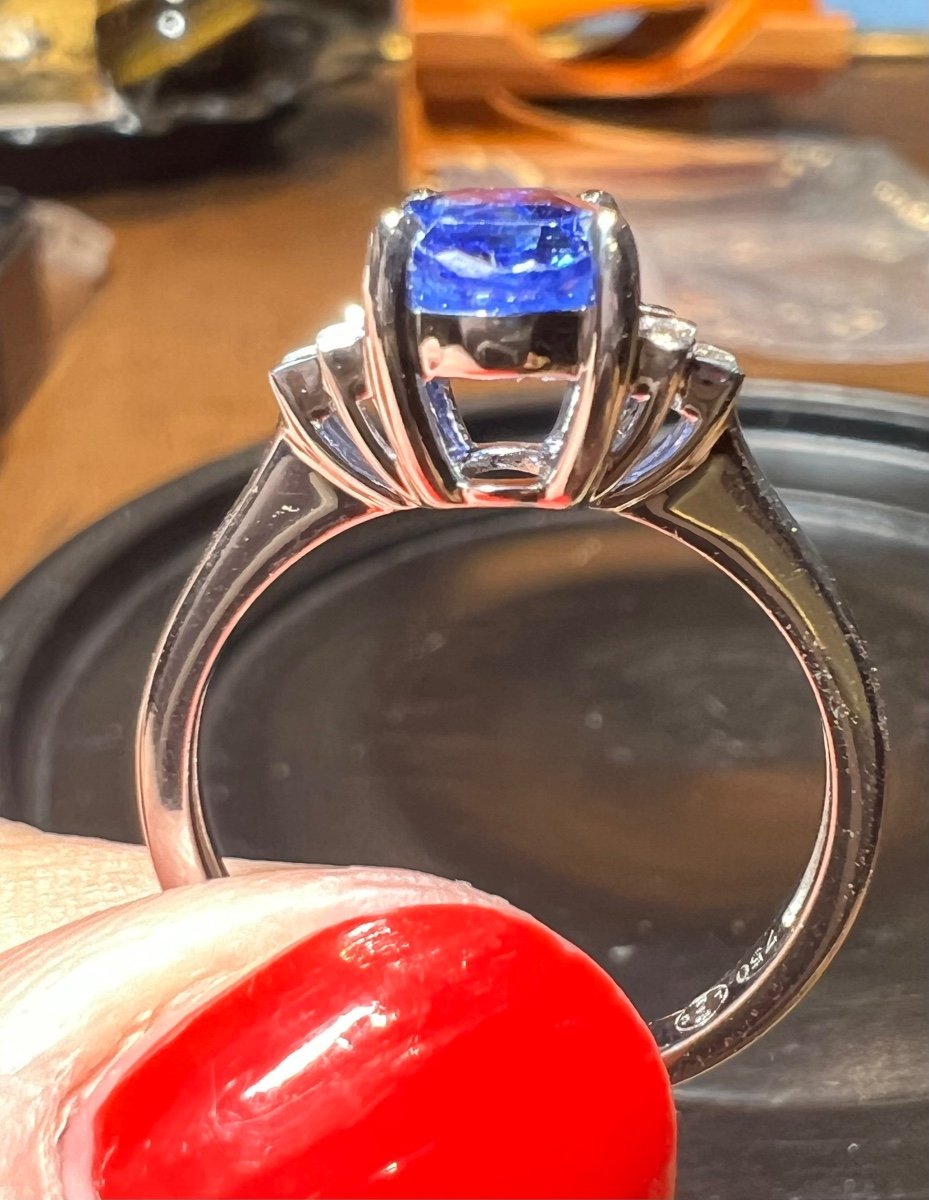 2.30 Ct Ceylon Sapphire Ring Surrounded By Calibrated Diamonds-photo-7