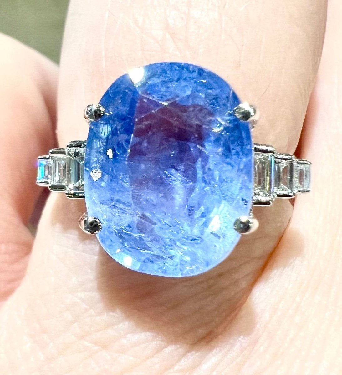 Bague Saphir De Ceylan Naturel De 6,54carats épaulé De Diamants" Baguette"