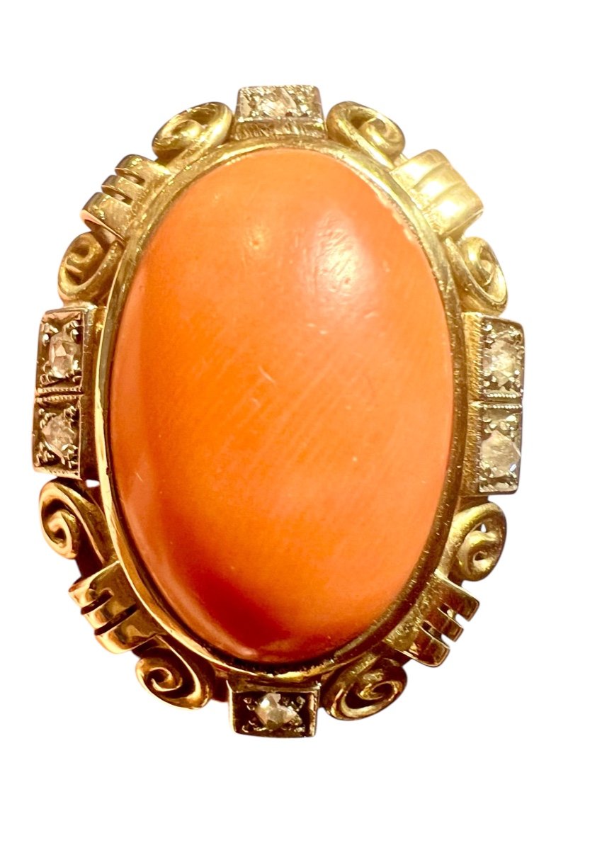 1940s Ring In 14 Carat Gold Set With Coral Cabochon And Old Cut Diamonds-photo-4