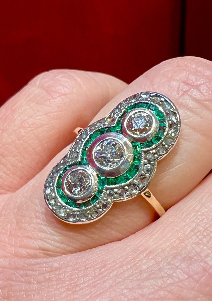 Fin 19 ème Siècle Ring Set With Diamonds, Emeralds In 18 Carat Gold-photo-3