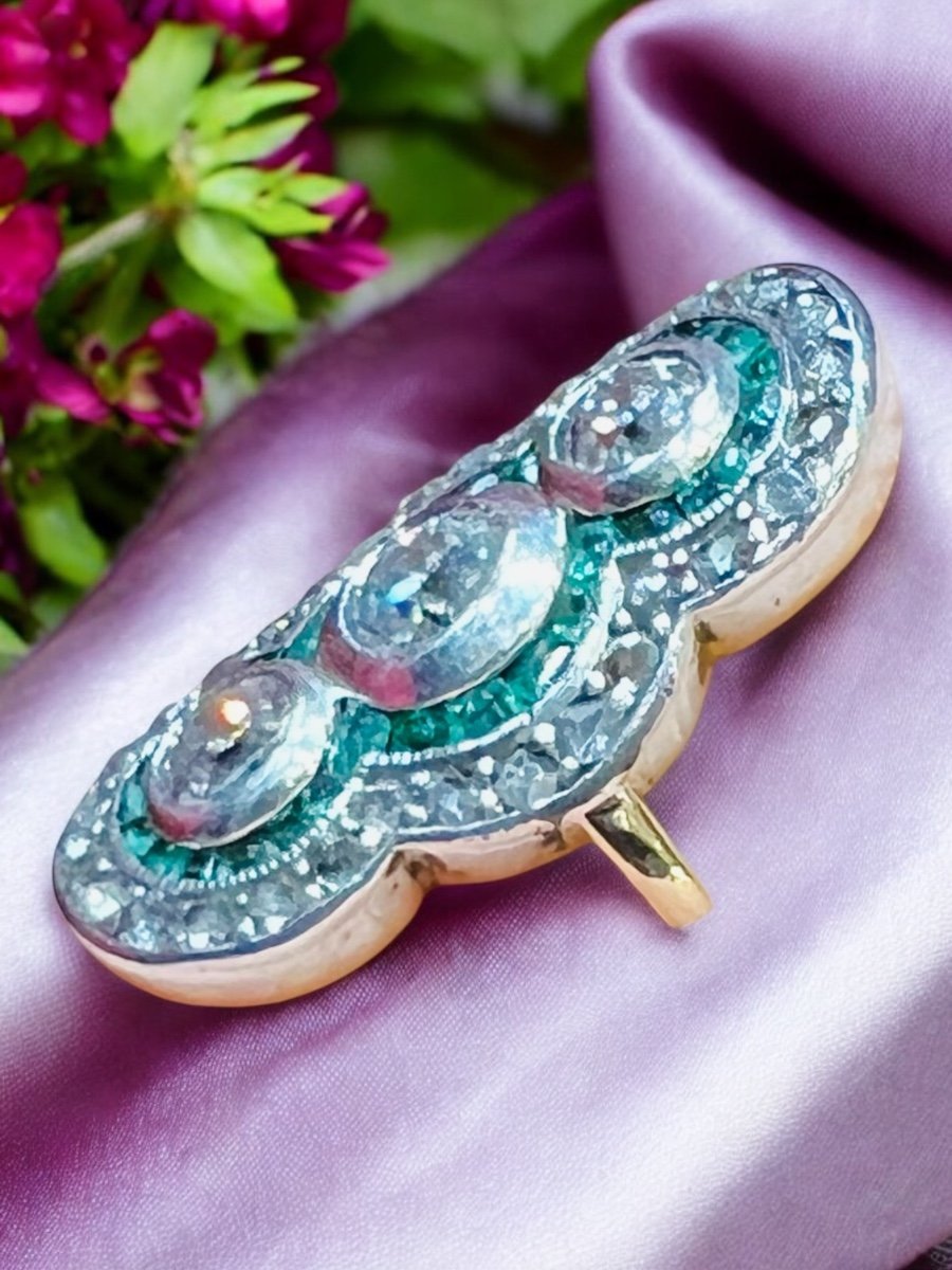 Fin 19 ème Siècle Ring Set With Diamonds, Emeralds In 18 Carat Gold-photo-1