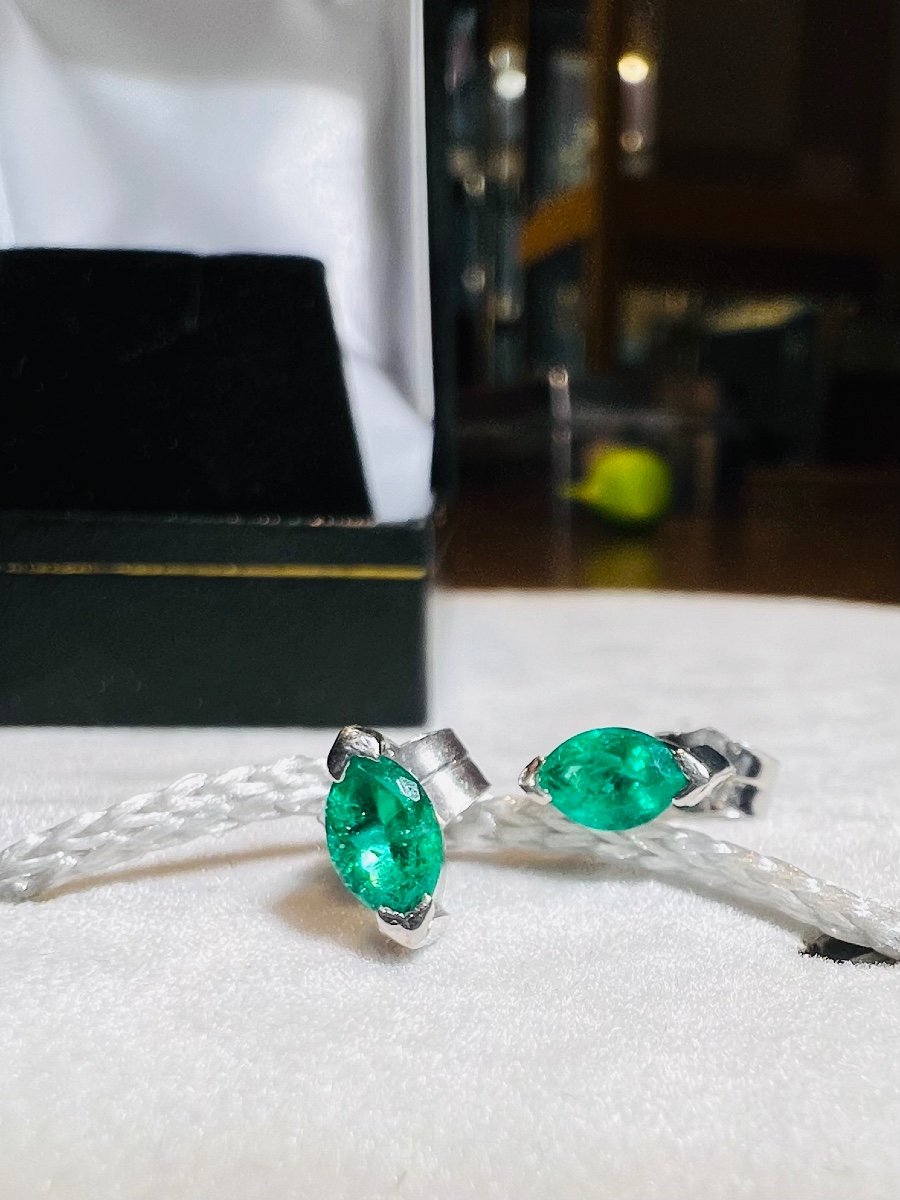 18ct White Gold Marquise Cut Emerald Earrings 0.40ct-photo-4