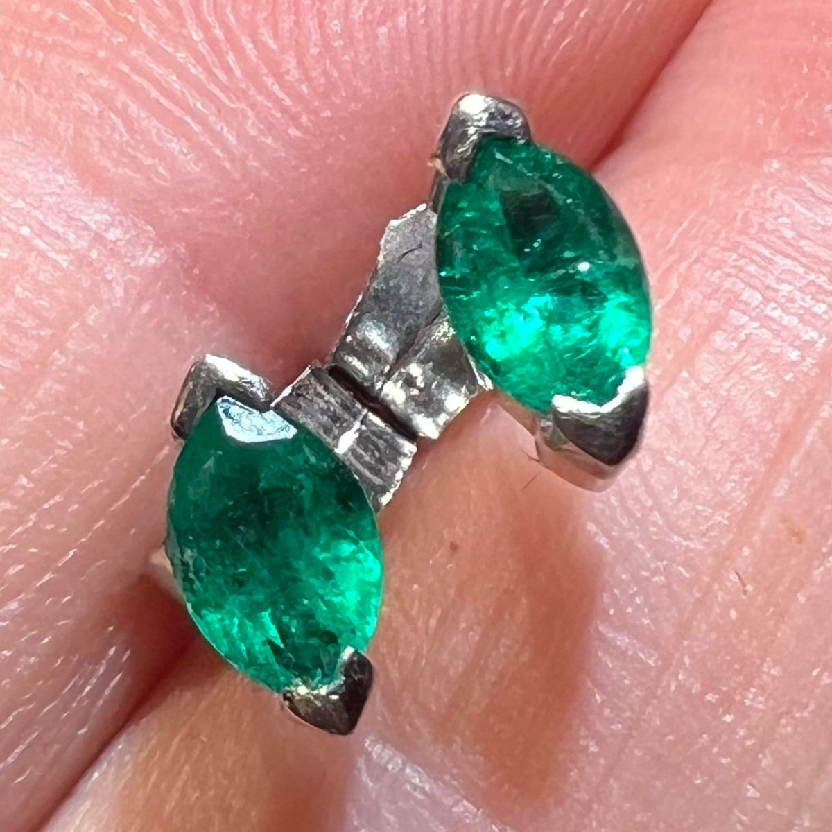 18ct White Gold Marquise Cut Emerald Earrings 0.40ct-photo-4