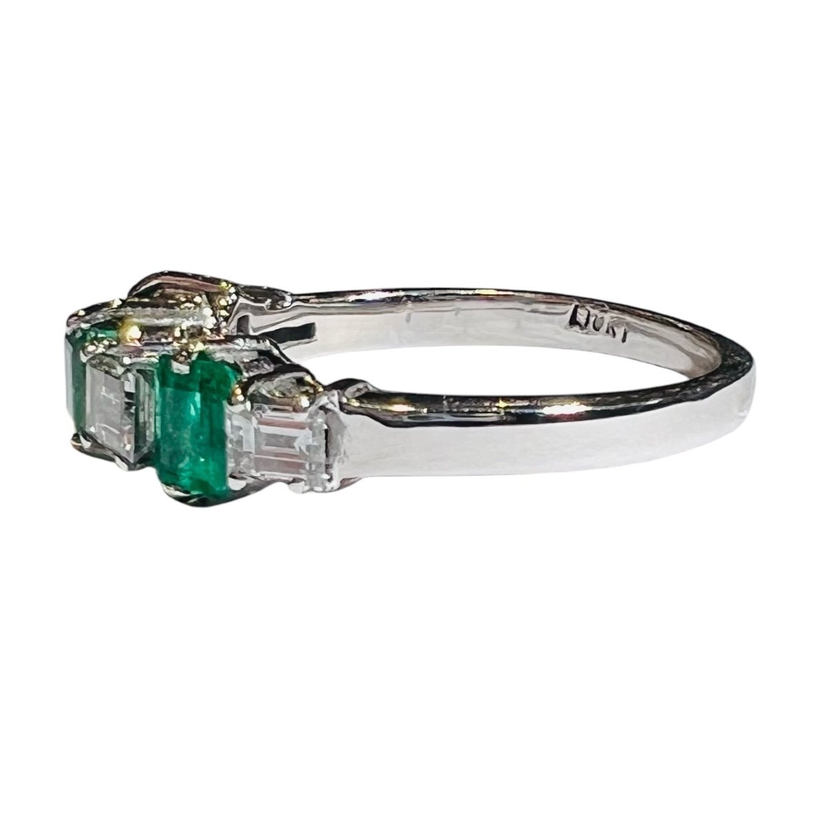 Emerald And Diamond Half-alliance Ring, 18 Carat White Gold-photo-4