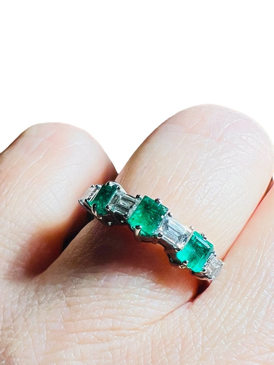 Emerald And Diamond Half-alliance Ring, 18 Carat White Gold-photo-7