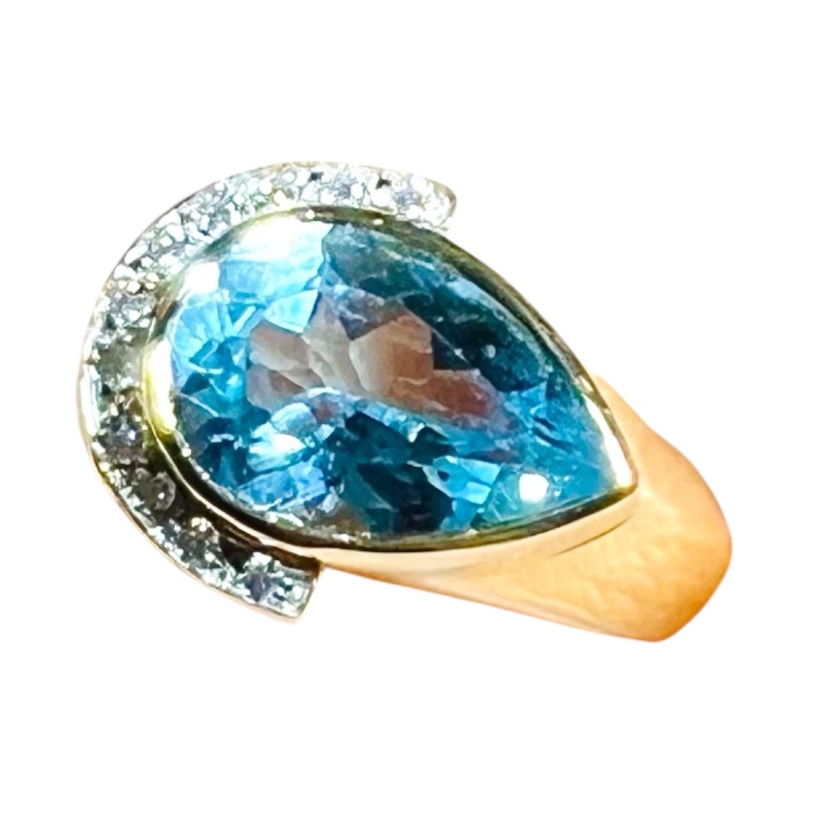 Bague Diamants Et Topaze Bleue Or Jaune 18 Carats