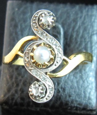 18ct Gold Ring Set With Pearl And Diamonds Rose Cut