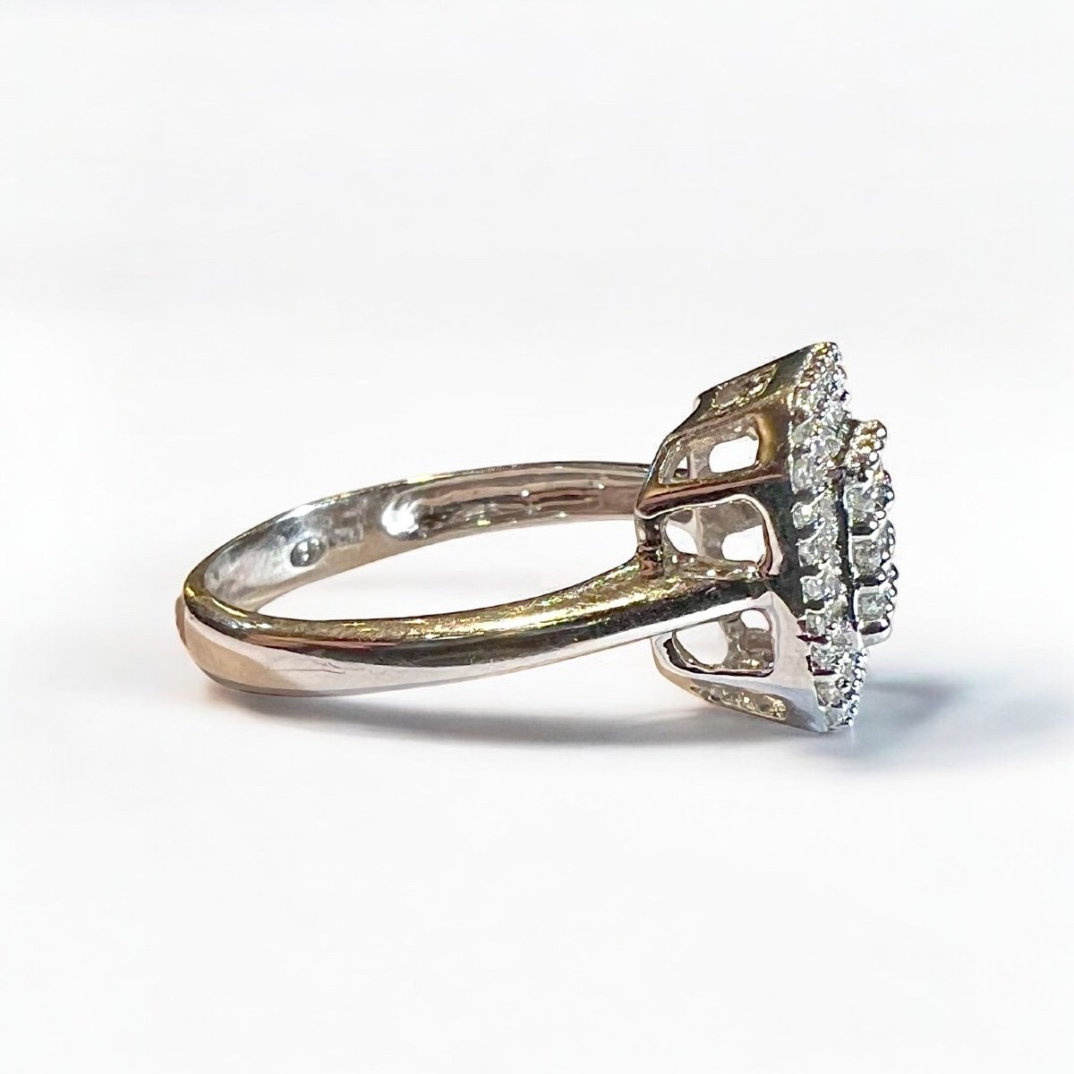 18ct Gold Ring Set With A Paving Of Diamonds-photo-2