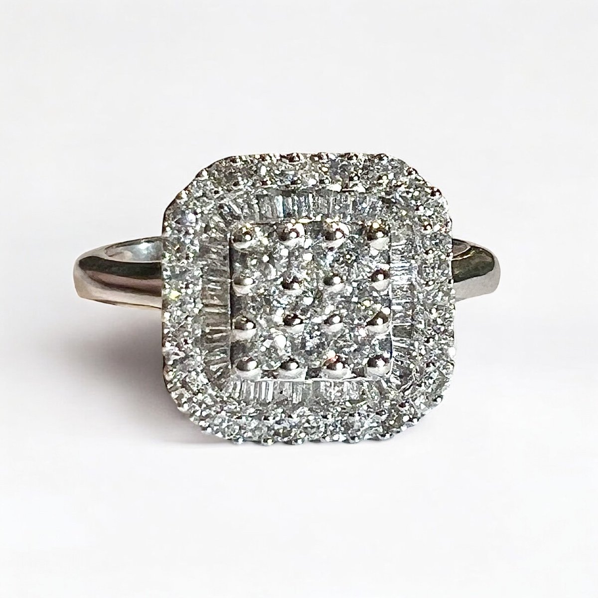 bague en or 18ct sertie d un pavage de diamants-photo-3