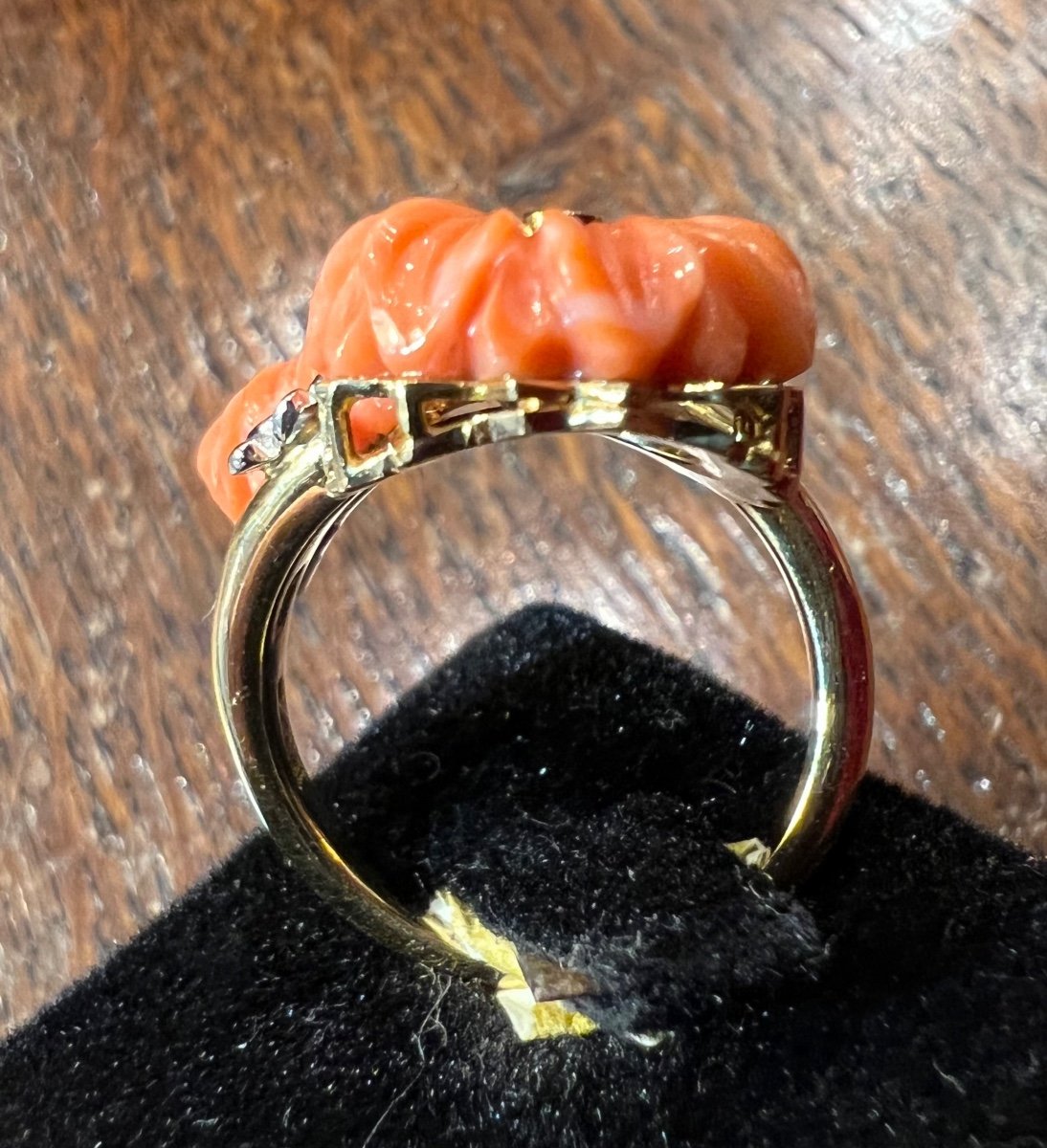 18ct Gold Ring “toi Et Moi” Set With 2 Coral Flowers And Brilliants -photo-2