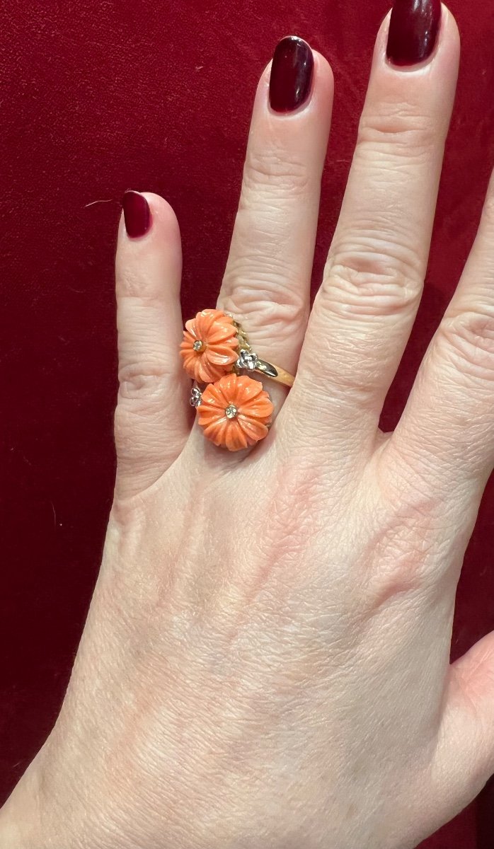 18ct Gold Ring “toi Et Moi” Set With 2 Coral Flowers And Brilliants -photo-3