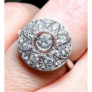 Bague " motif ROSACE " pavage diamants 0,58 Carat "serti millegrain"  Or Blanc 18 Carat